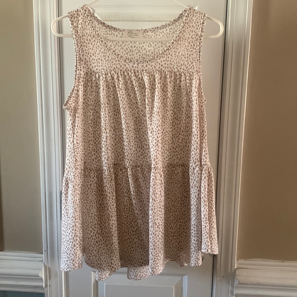 Be Stage maternity flowing shirt size Small ( tan Leopard)